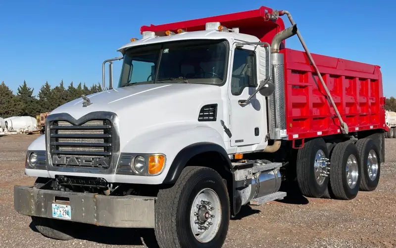 2005 Mack Granite CV713 photo 1