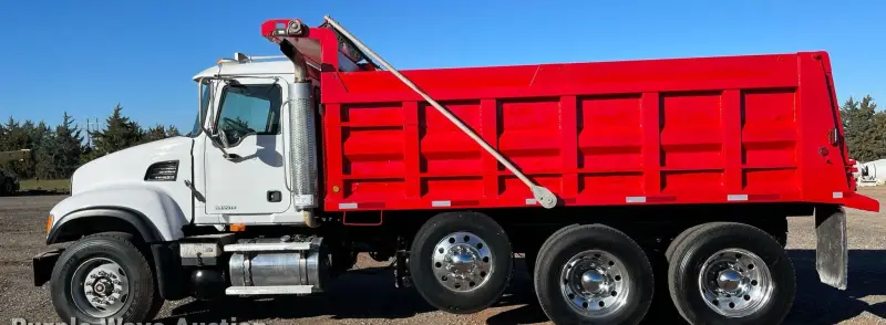 2005 Mack Granite CV713 photo 8