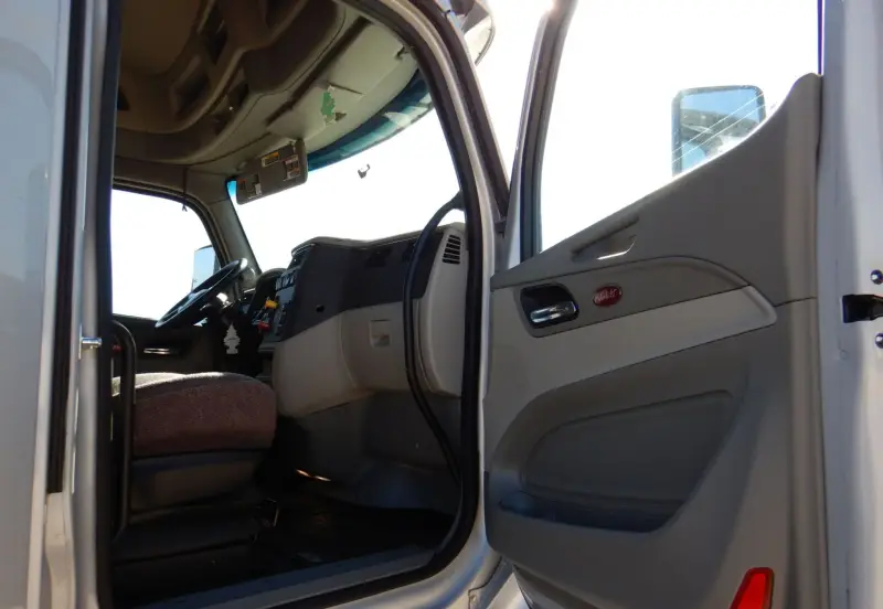 2019 Peterbilt 579 photo 38