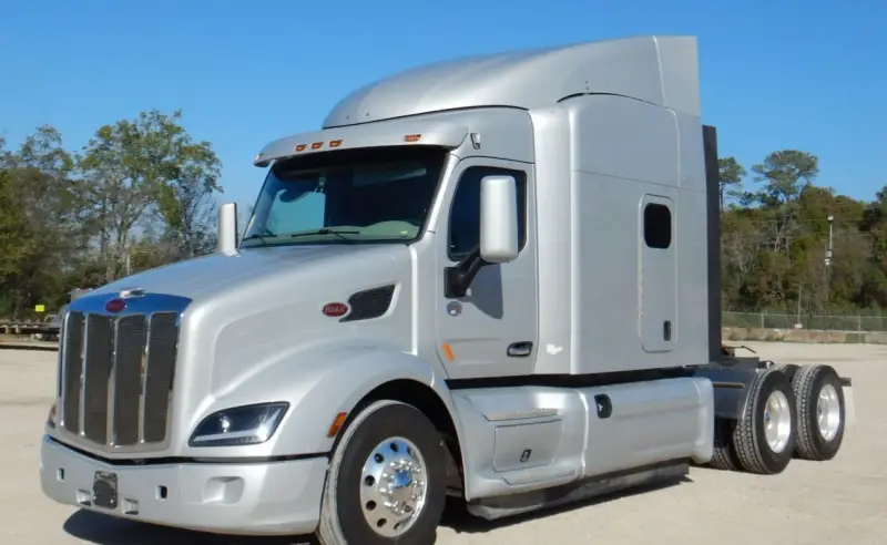 2019 Peterbilt 579 photo 1