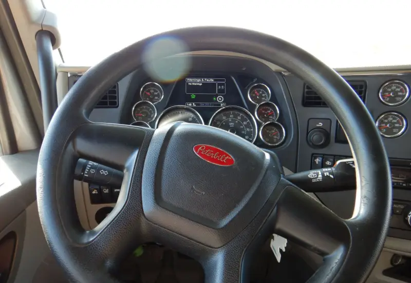 2019 Peterbilt 579 photo 17