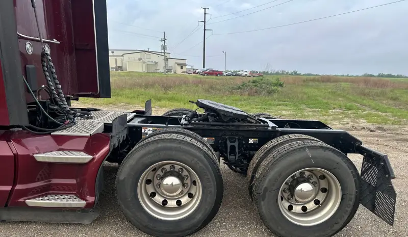 2021 Kenworth T680 photo 9