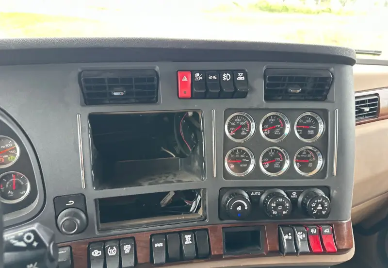 2021 Kenworth T680 photo 34