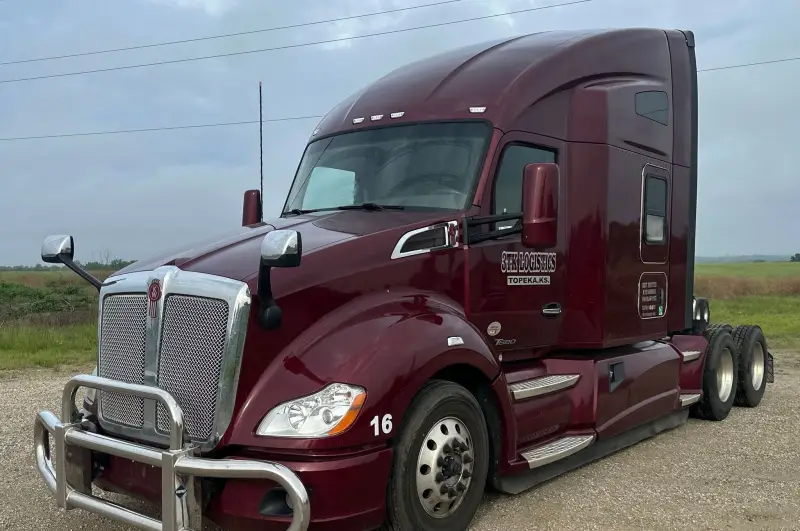 2021 Kenworth T680 photo 1