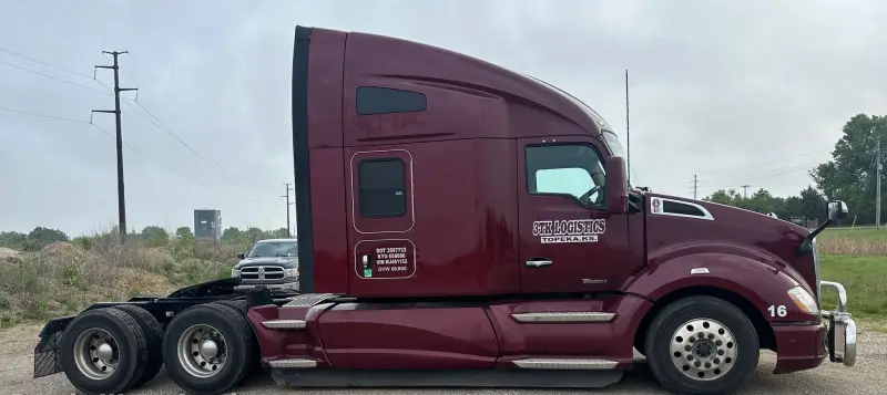 2021 Kenworth T680 photo 4