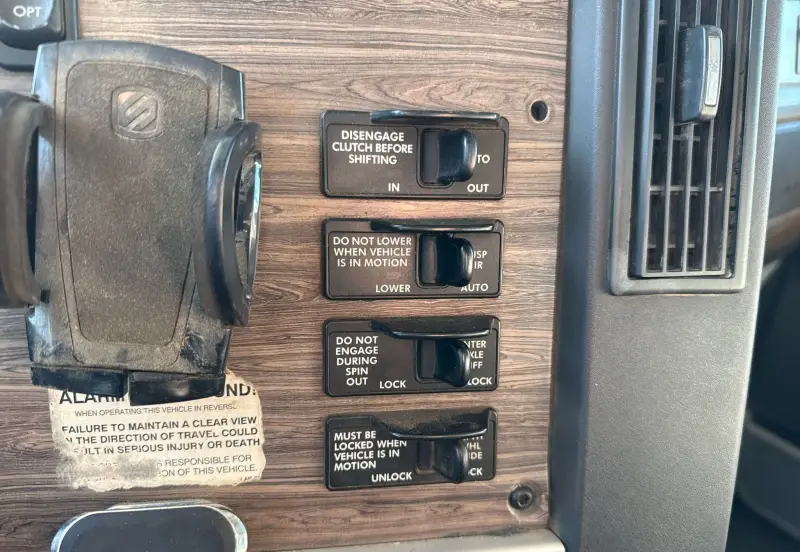 2013 Freightliner Coronado photo 48