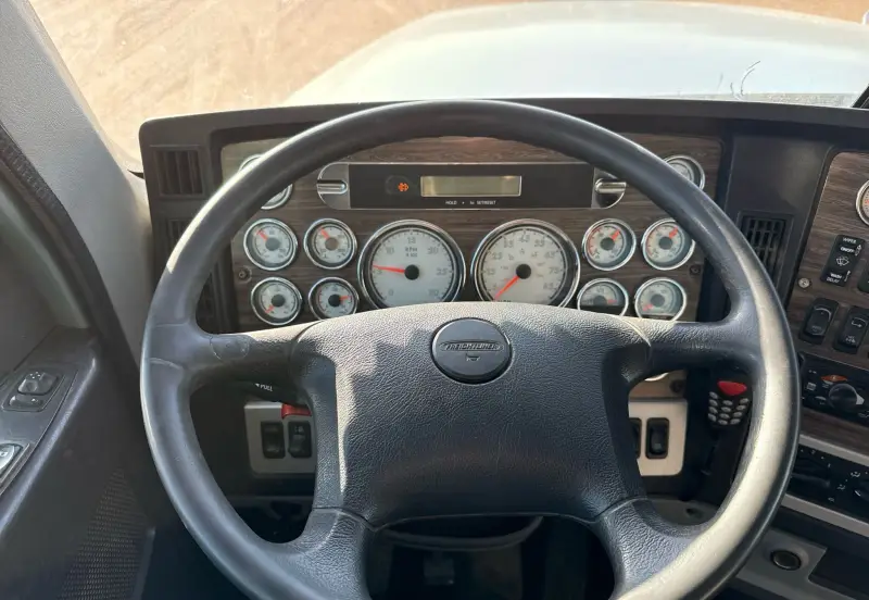 2013 Freightliner Coronado photo 40