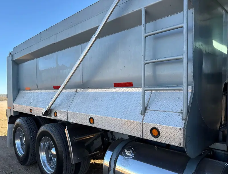 2013 Freightliner Coronado photo 17