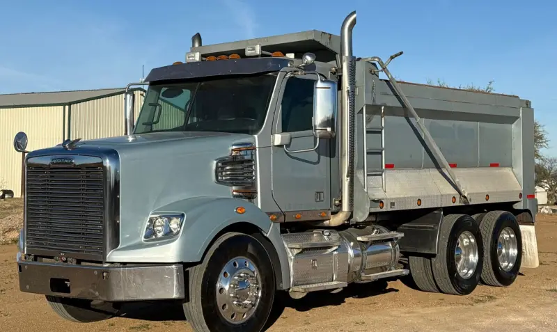 2013 Freightliner Coronado photo 1