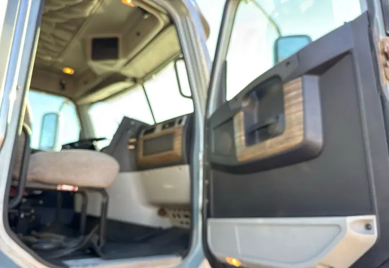 2013 Freightliner Coronado photo 53