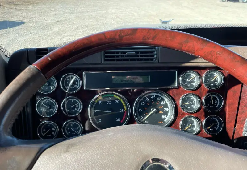 2016 Freightliner Coronado photo 33