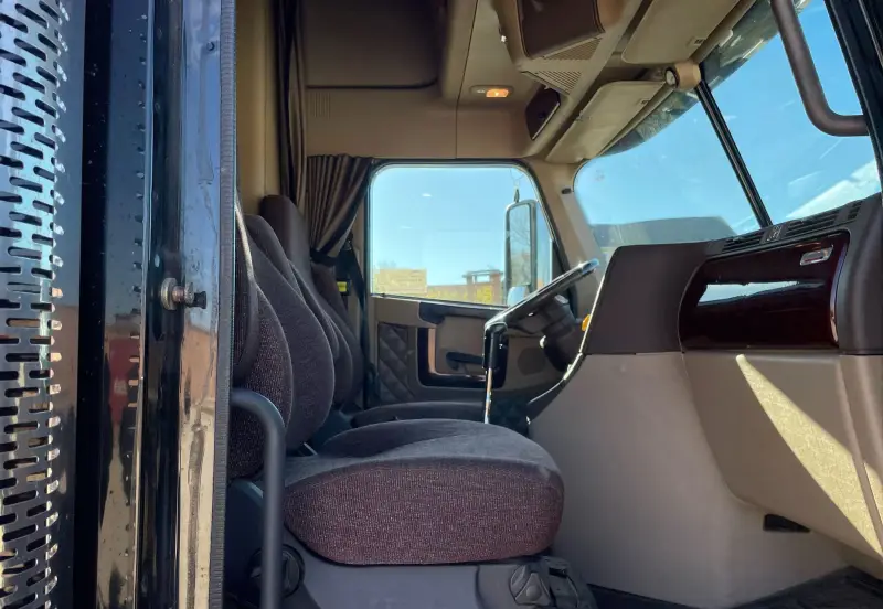 2016 Freightliner Coronado photo 44