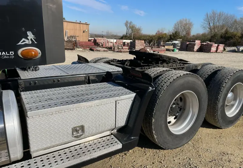 2016 Freightliner Coronado photo 22