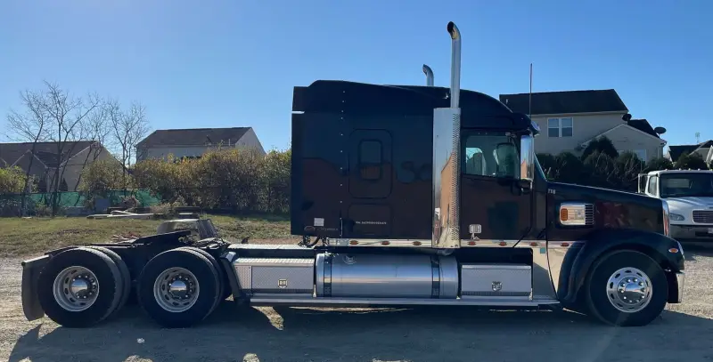 2016 Freightliner Coronado photo 4