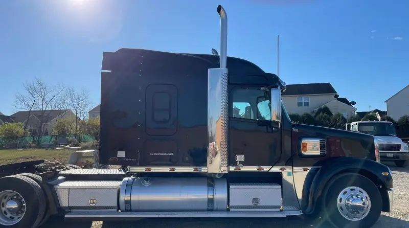 2016 Freightliner Coronado photo 10
