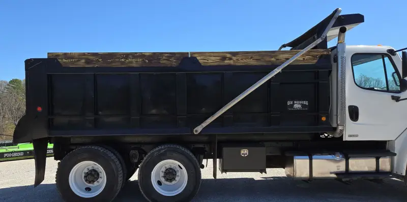 2006 Freightliner Business Class M2 photo 18