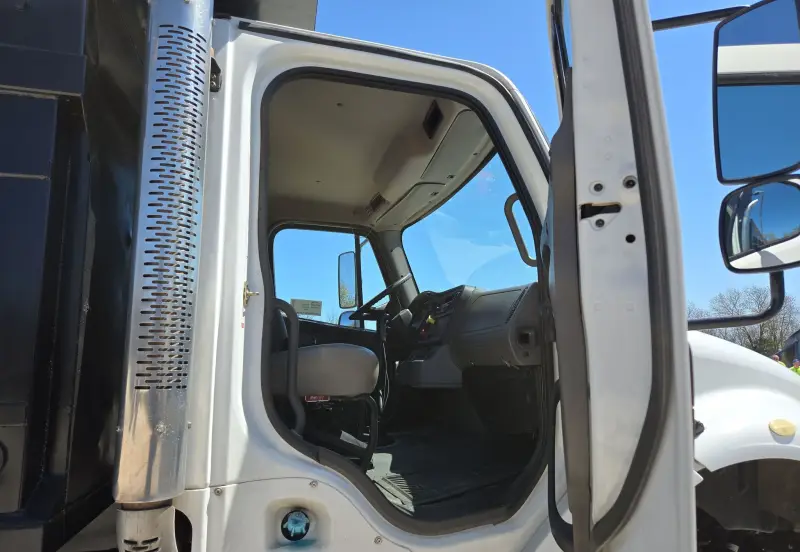 2006 Freightliner Business Class M2 photo 140