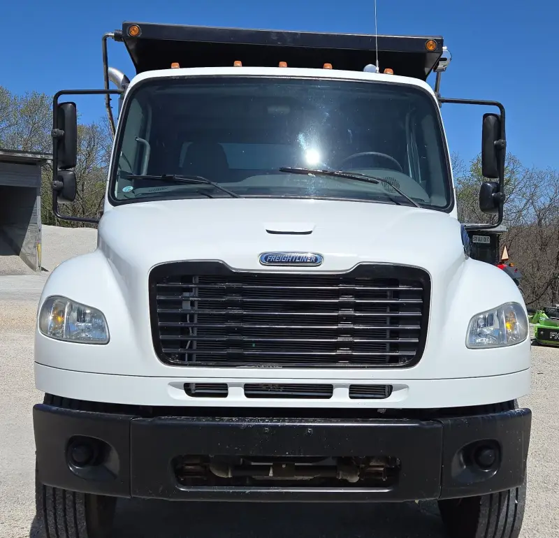 2006 Freightliner Business Class M2 photo 2