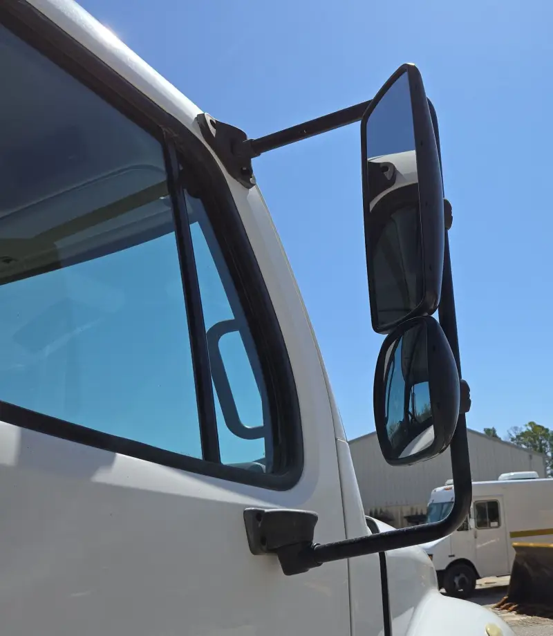 2006 Freightliner Business Class M2 photo 88