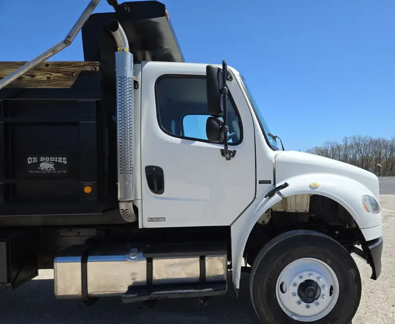 2006 Freightliner Business Class M2 photo 86