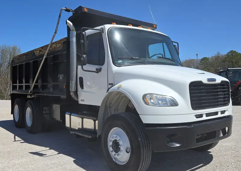 2006 Freightliner Business Class M2 photo 3