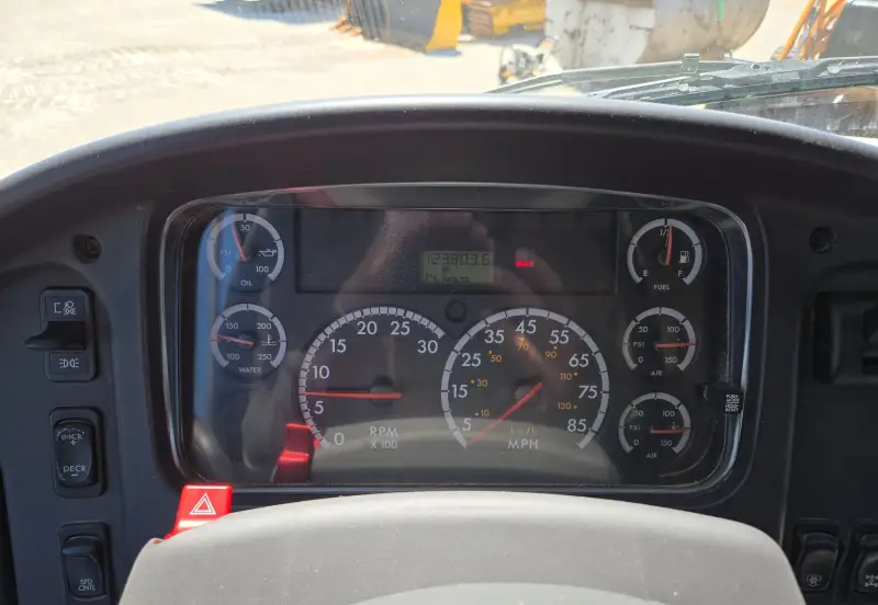 2006 Freightliner Business Class M2 photo 123