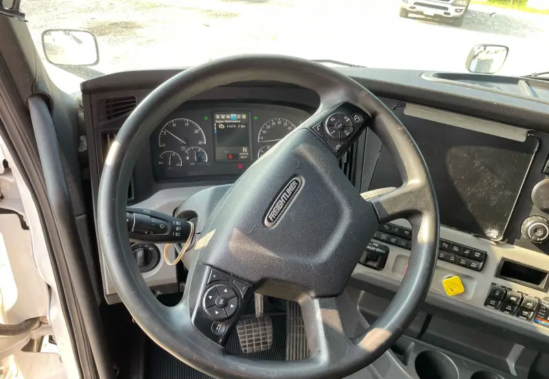 2019 Freightliner Cascadia 126 photo 28