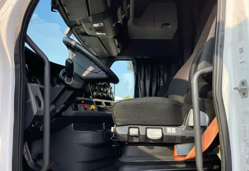 2019 Freightliner Cascadia 126 photo 26