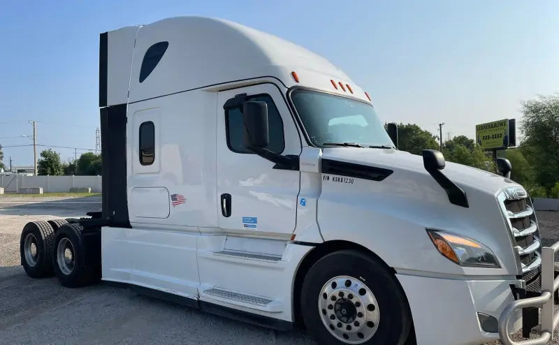 2019 Freightliner Cascadia 126 photo 9