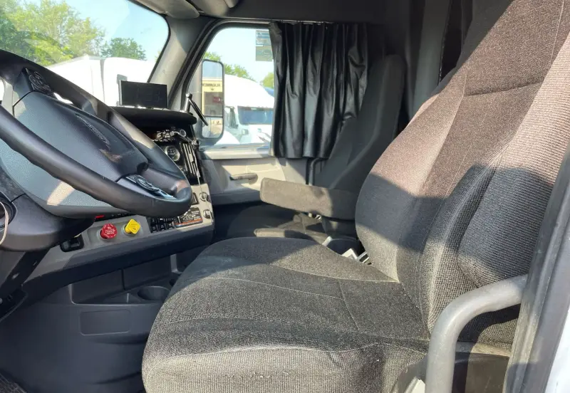 2019 Freightliner Cascadia 126 photo 27