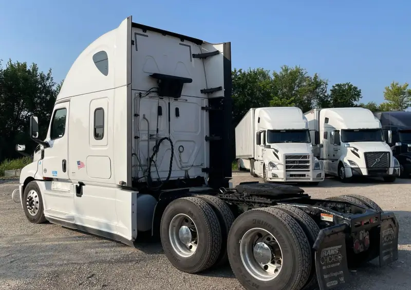 2019 Freightliner Cascadia 126 photo 7