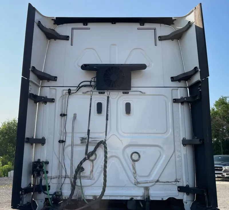 2019 Freightliner Cascadia 126 photo 12