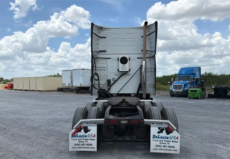 2020 Volvo VNL photo 6