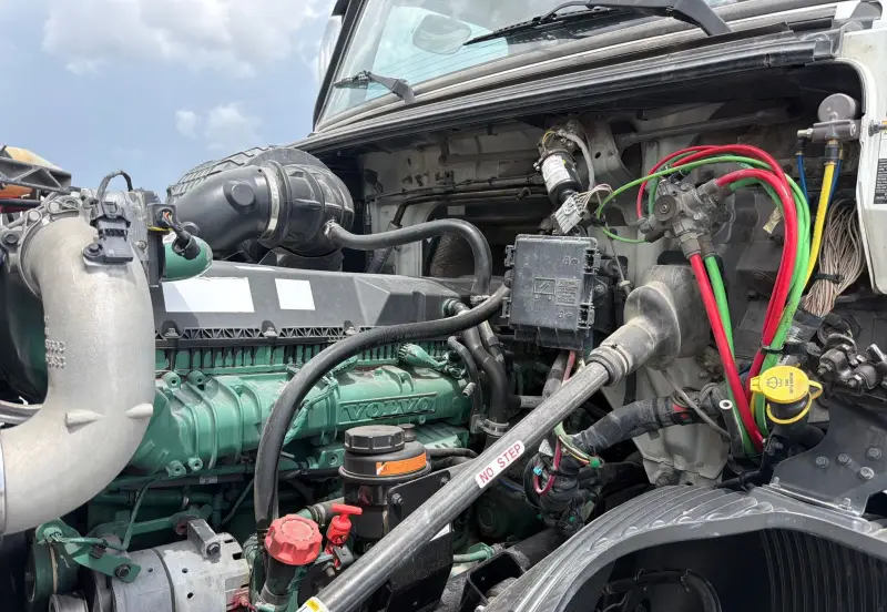 2020 Volvo VNL photo 63