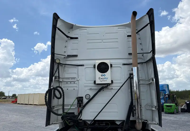 2020 Volvo VNL photo 20