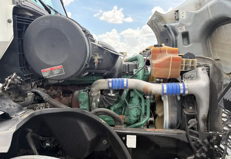 2020 Volvo VNL photo 58