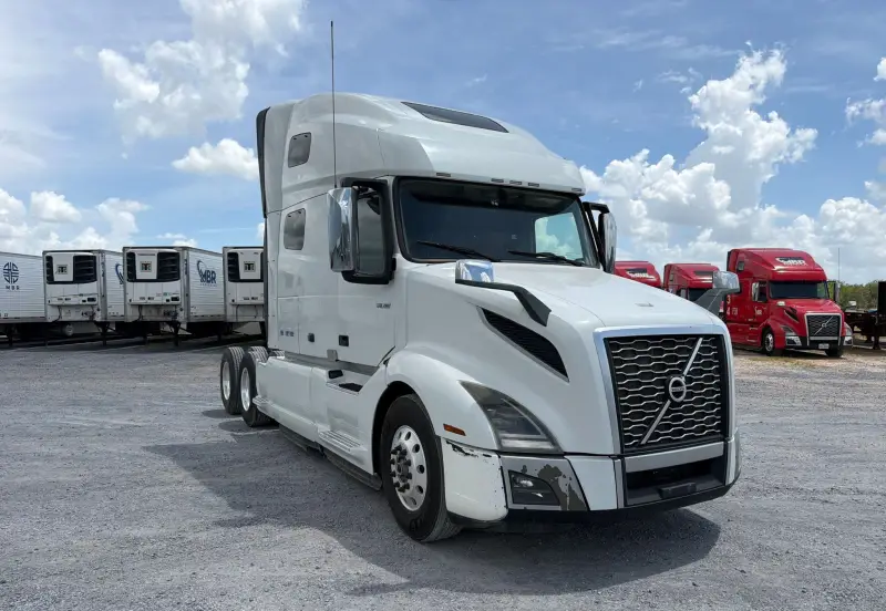 2020 Volvo VNL photo 3