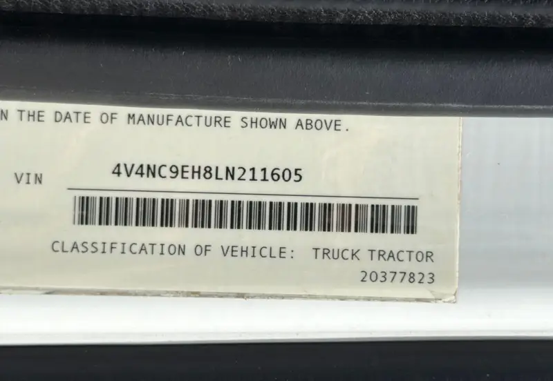 2020 Volvo VNL photo 94