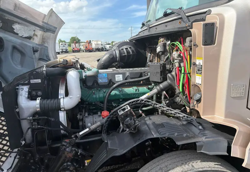 2014 Volvo VNL770 photo 67