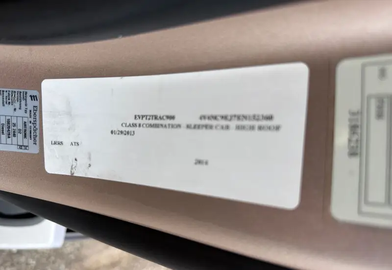 2014 Volvo VNL770 photo 94