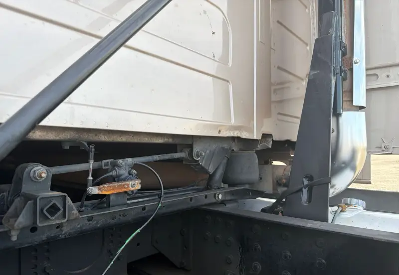 2014 Volvo VNL770 photo 14