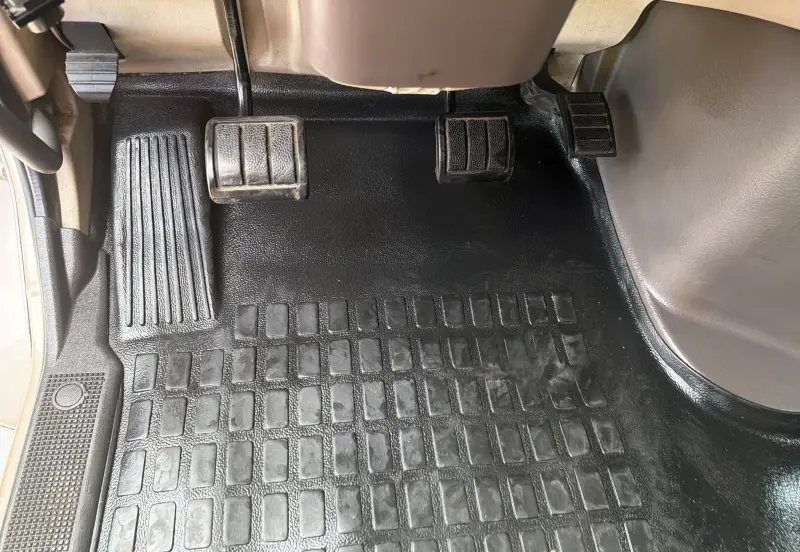2014 Volvo VNL770 photo 30