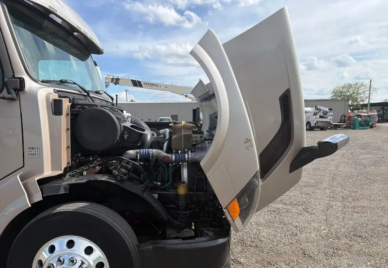 2014 Volvo VNL770 photo 60