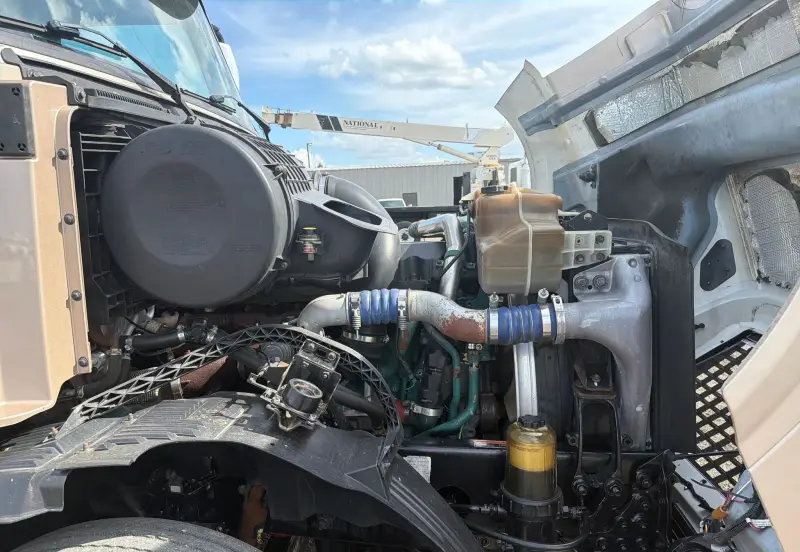 2014 Volvo VNL770 photo 61