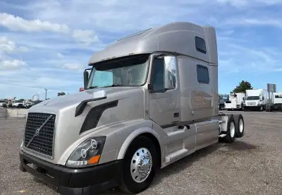 2014 Volvo VNL770