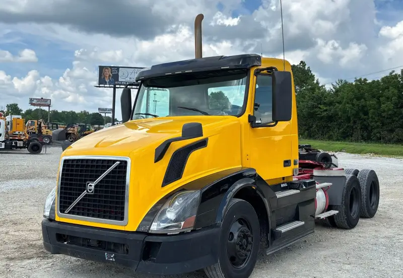 2016 Volvo VNL photo 1