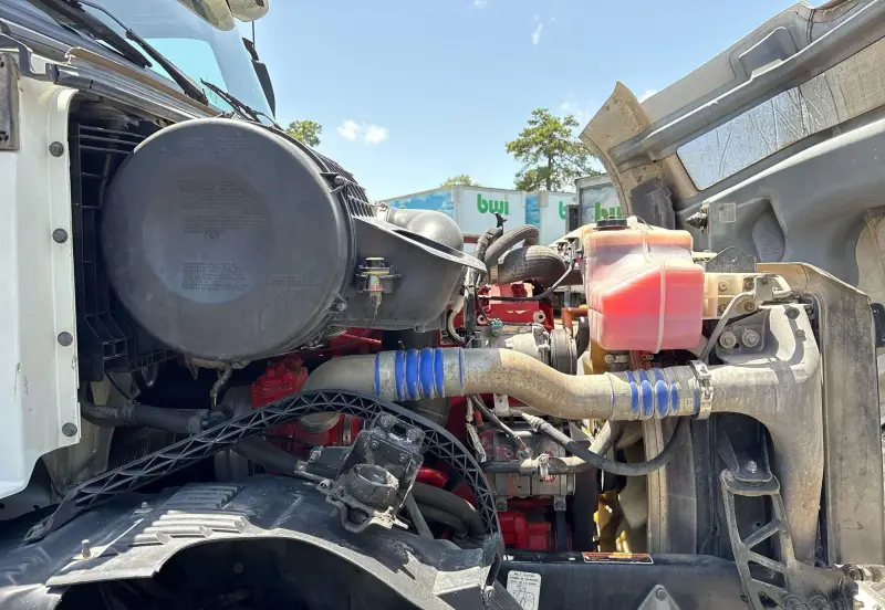 2018 Volvo Truck VNL photo 41
