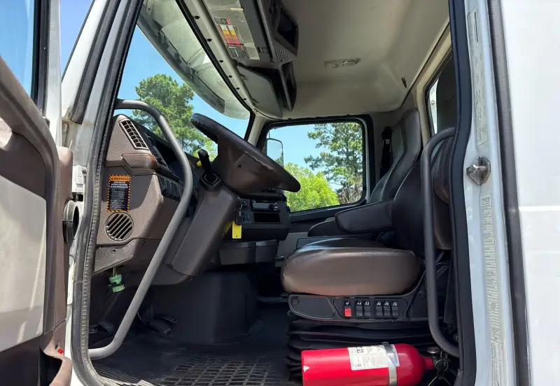 2018 Volvo Truck VNL photo 21