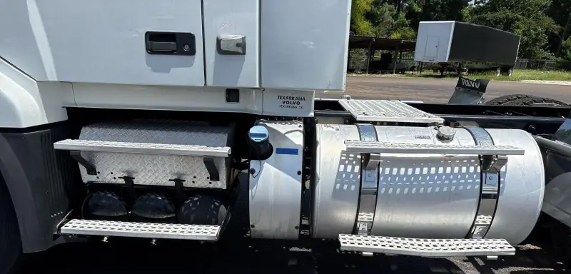 2018 Volvo Truck VNL photo 9