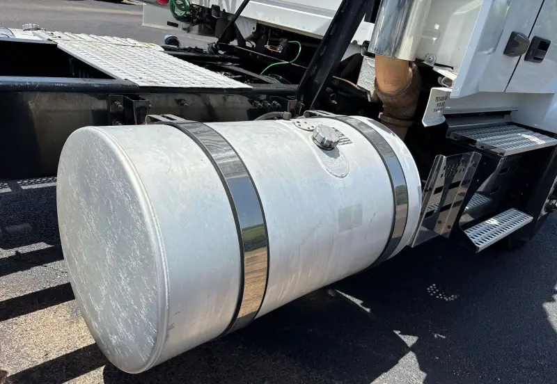 2018 Volvo Truck VNL photo 18